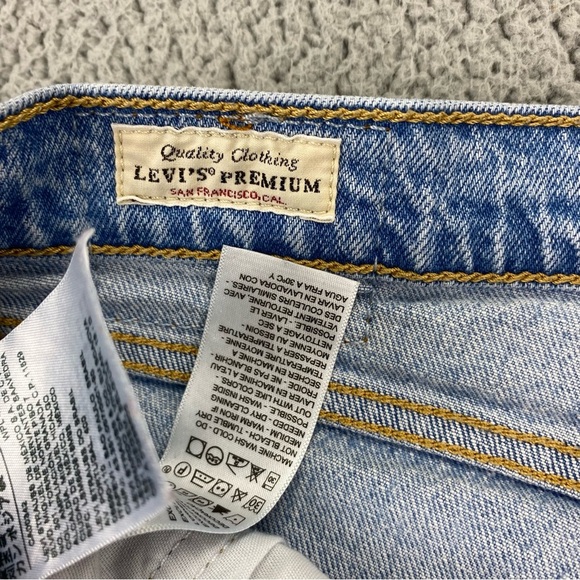 Levi's Premium Women's Wedgie Icon Fit Ankle in Tango Light Jeans  |  Size:  W32 - Picture 12 of 16